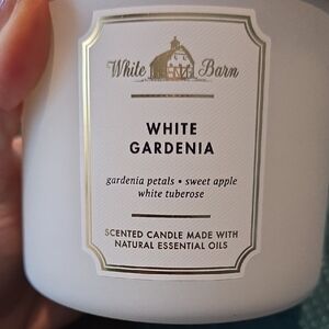 NWT White Barn White Gardenia Scented Candle